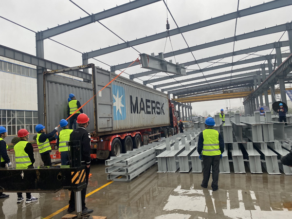 公司2023年首批鋼結構順利出口厄瓜多爾