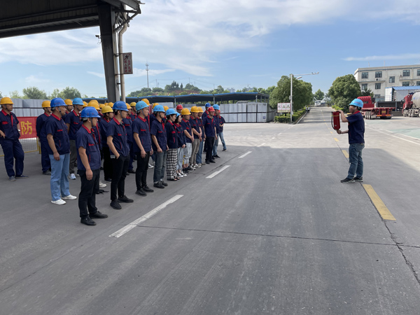 公司兩家單位開(kāi)展聯(lián)合消防應(yīng)急演練 公司兩家單位開(kāi)展聯(lián)合消防應(yīng)急演練