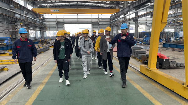 銅陵學(xué)院機(jī)械工程學(xué)院院長(zhǎng)一行到公司參觀交流 銅陵學(xué)院機(jī)械工程學(xué)院院長(zhǎng)一行到公司參觀交流