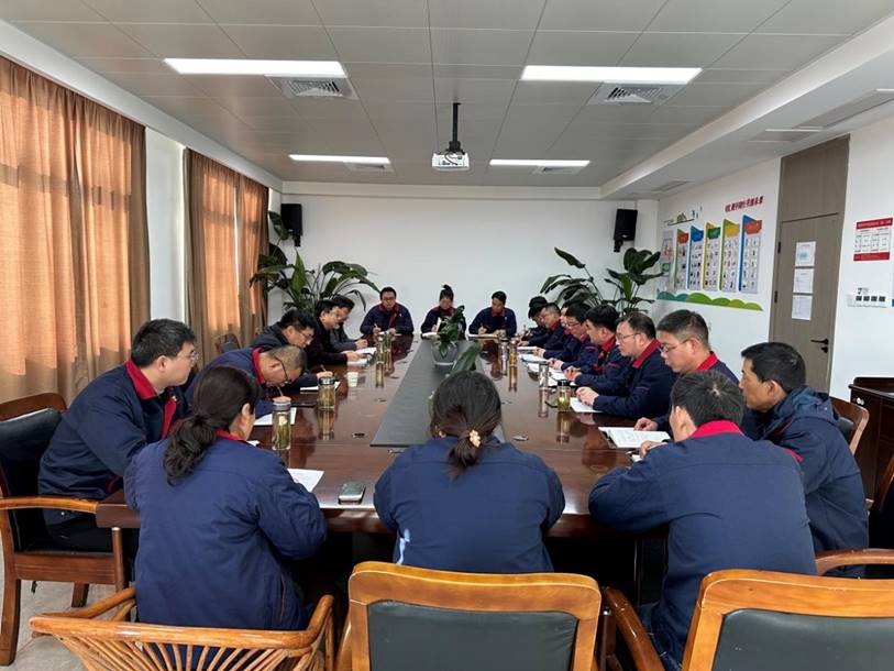 王伍升到鋼構公司開展工作調研 王伍升到鋼構公司開展工作調研